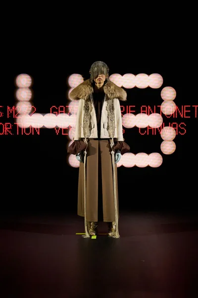 Look 43